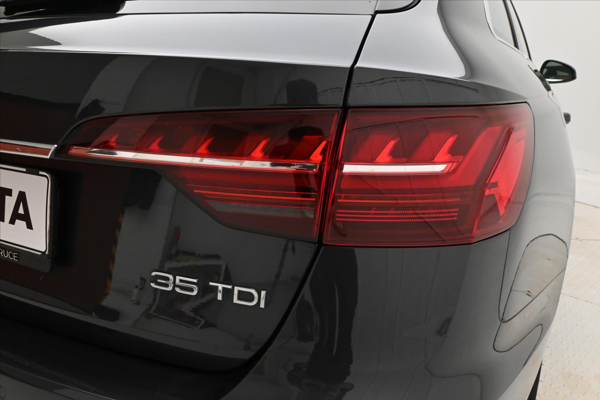 Hlavní fotografie vozu Audi A4 Avant 2,0 TDI 120kW DSG Avant Záruka až 5 let (30)