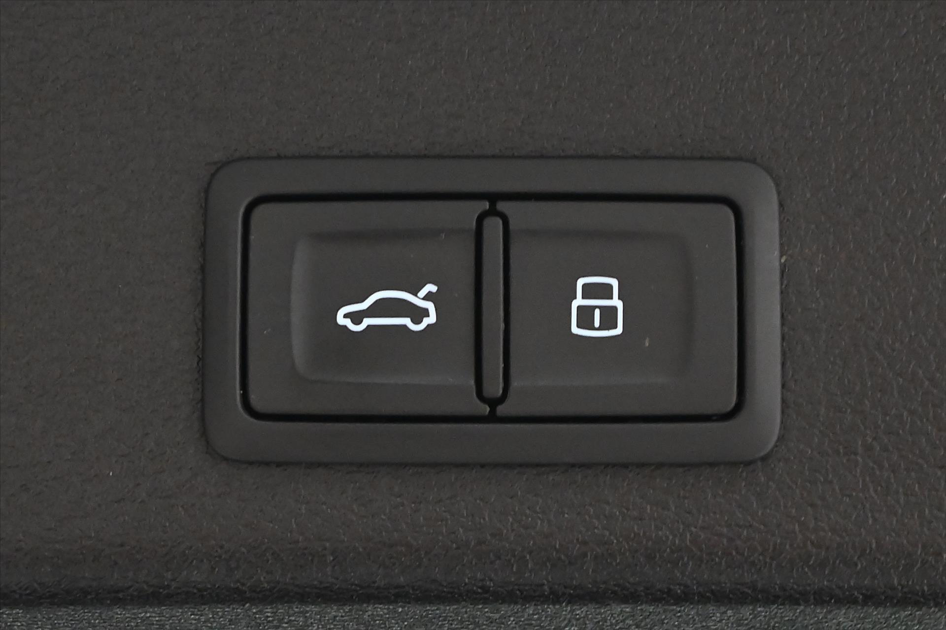 Hlavní fotografie vozu Audi A4 2,0 TDI 120kW DSG Avant Záruka až 5 let (28)
