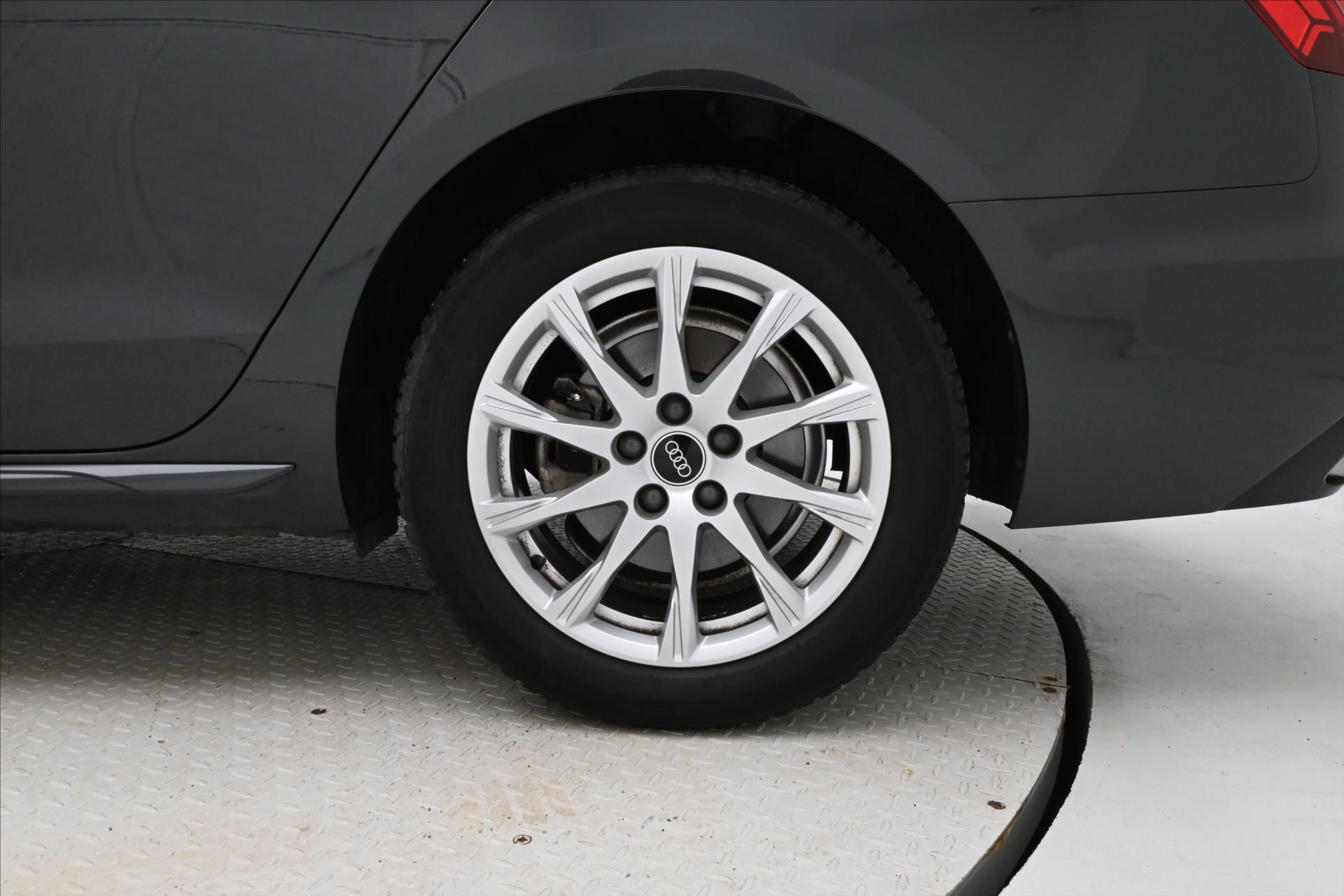 Hlavní fotografie vozu Audi A4 2,0 TDI 120kW DSG Avant Záruka až 5 let (32)