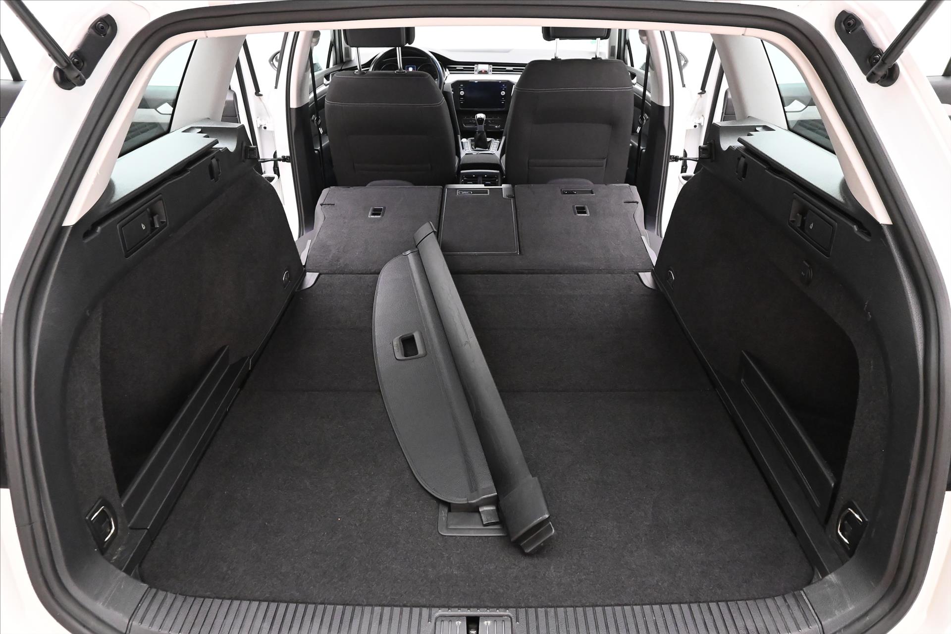 Hlavní fotografie vozu Volkswagen Passat 2,0 TDI 110kW Business Záruka až 5 let (11)
