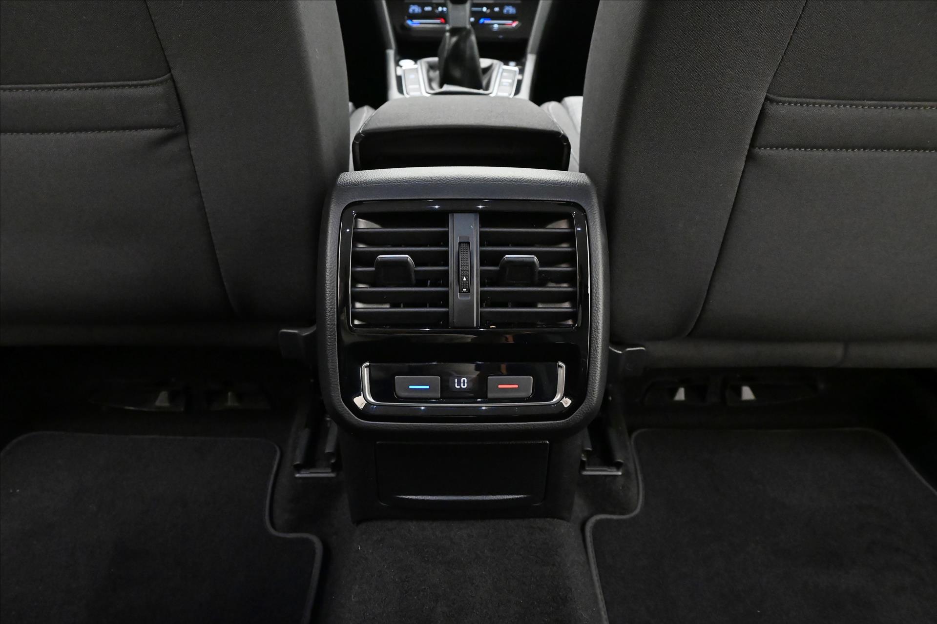 Hlavní fotografie vozu Volkswagen Passat 2,0 TDI 110kW Business Záruka až 5 let (22)