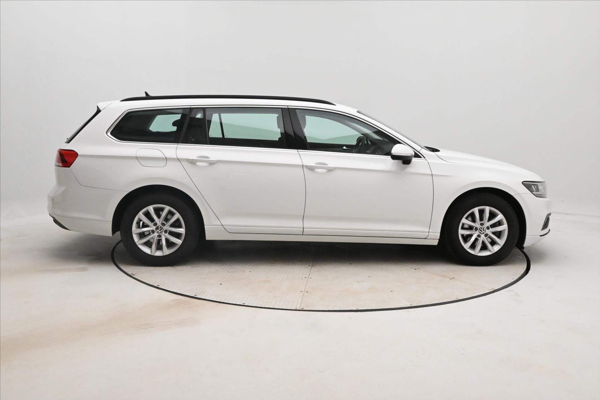 Hlavní fotografie vozu Volkswagen Passat 2,0 TDI 110kW Business Záruka až 5 let (4)