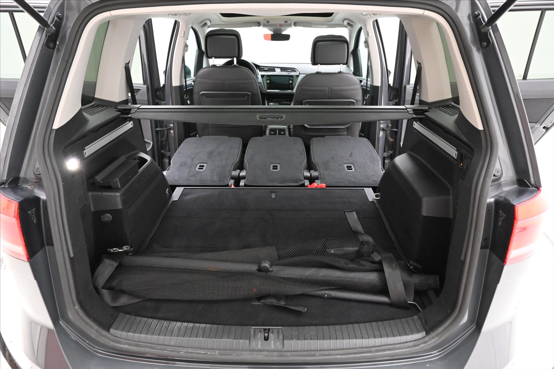 Main photo of the car Volkswagen Touran 2,0 TDI 110kW Active Záruka až 5 let (10)