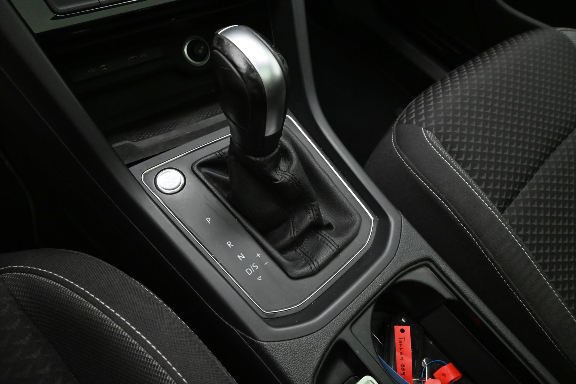Main photo of the car Volkswagen Touran 2,0 TDI 110kW Active Záruka až 5 let (16)