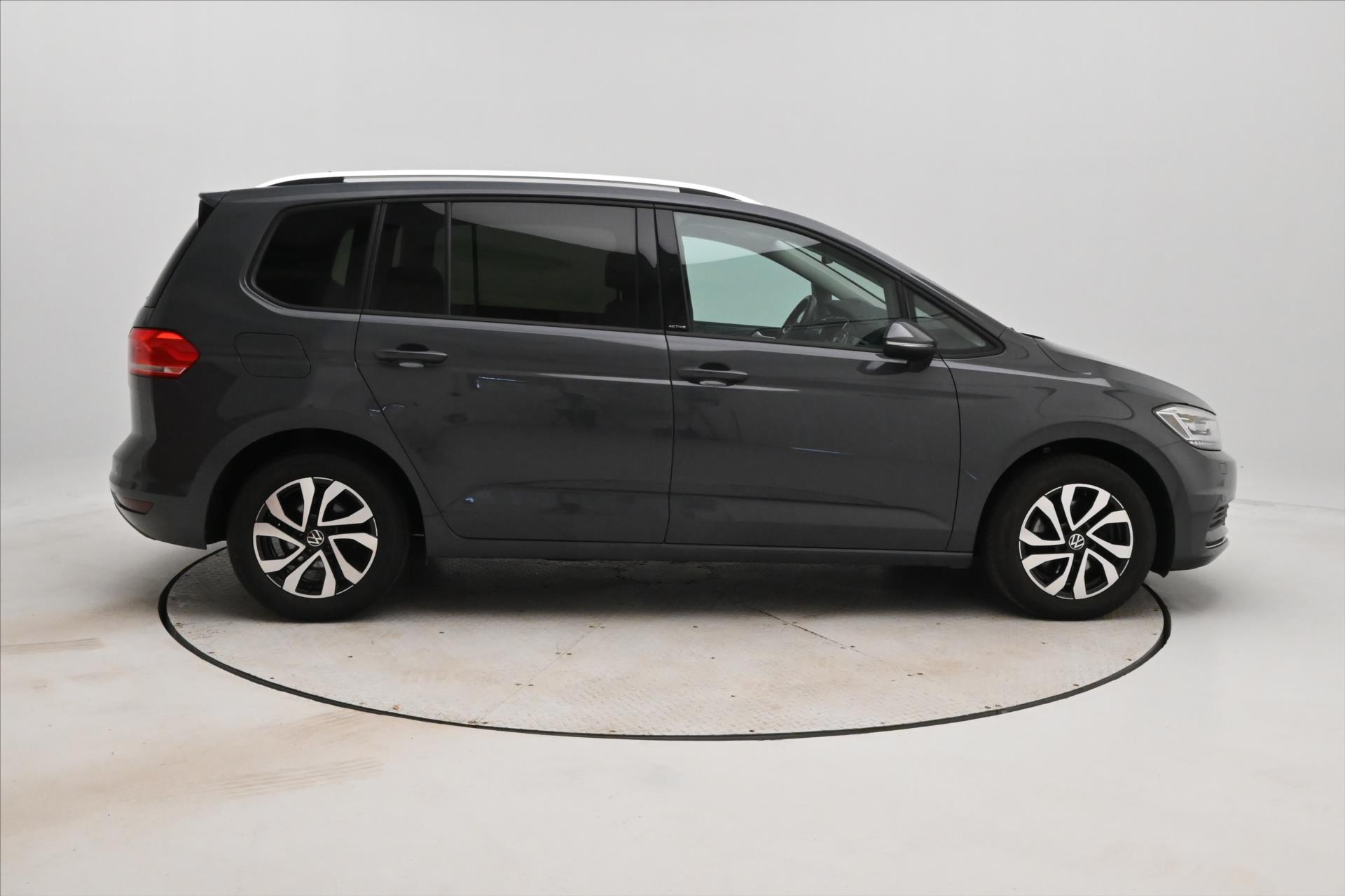 Main photo of the car Volkswagen Touran 2,0 TDI 110kW Active Záruka až 5 let (4)