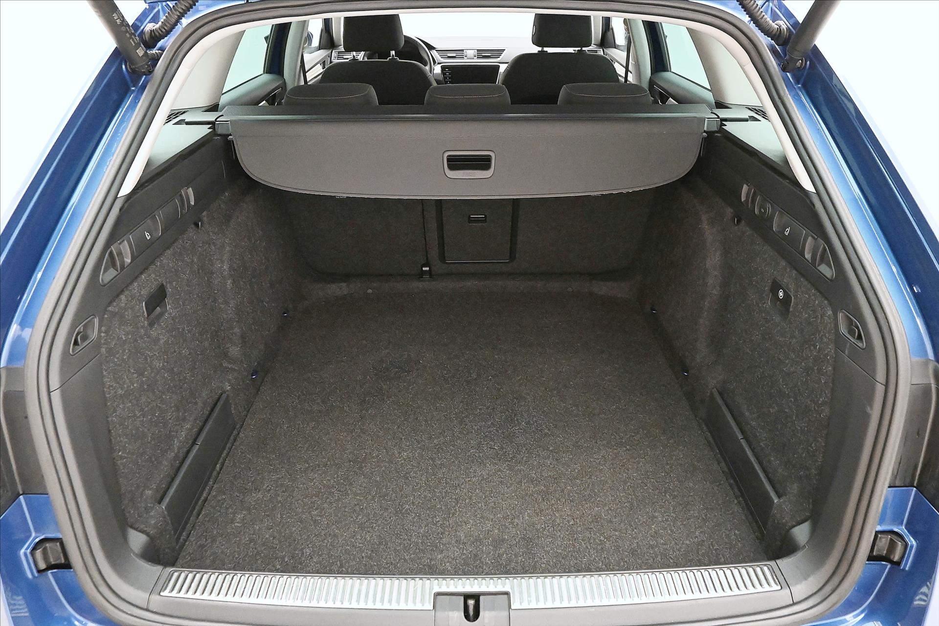 Main photo of the car Skoda Superb 2,0 TDI 147kW DSG Style Záruka až 5 let (10)
