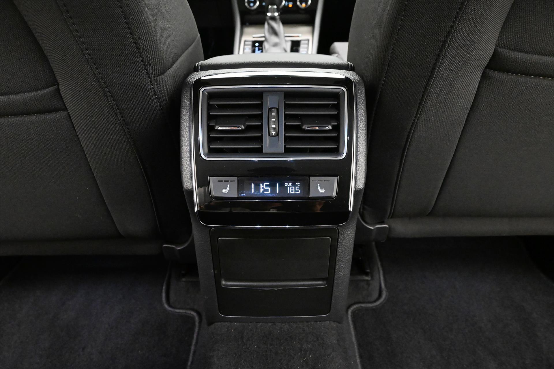 Main photo of the car Skoda Superb 2,0 TDI 147kW DSG Style Záruka až 5 let (22)