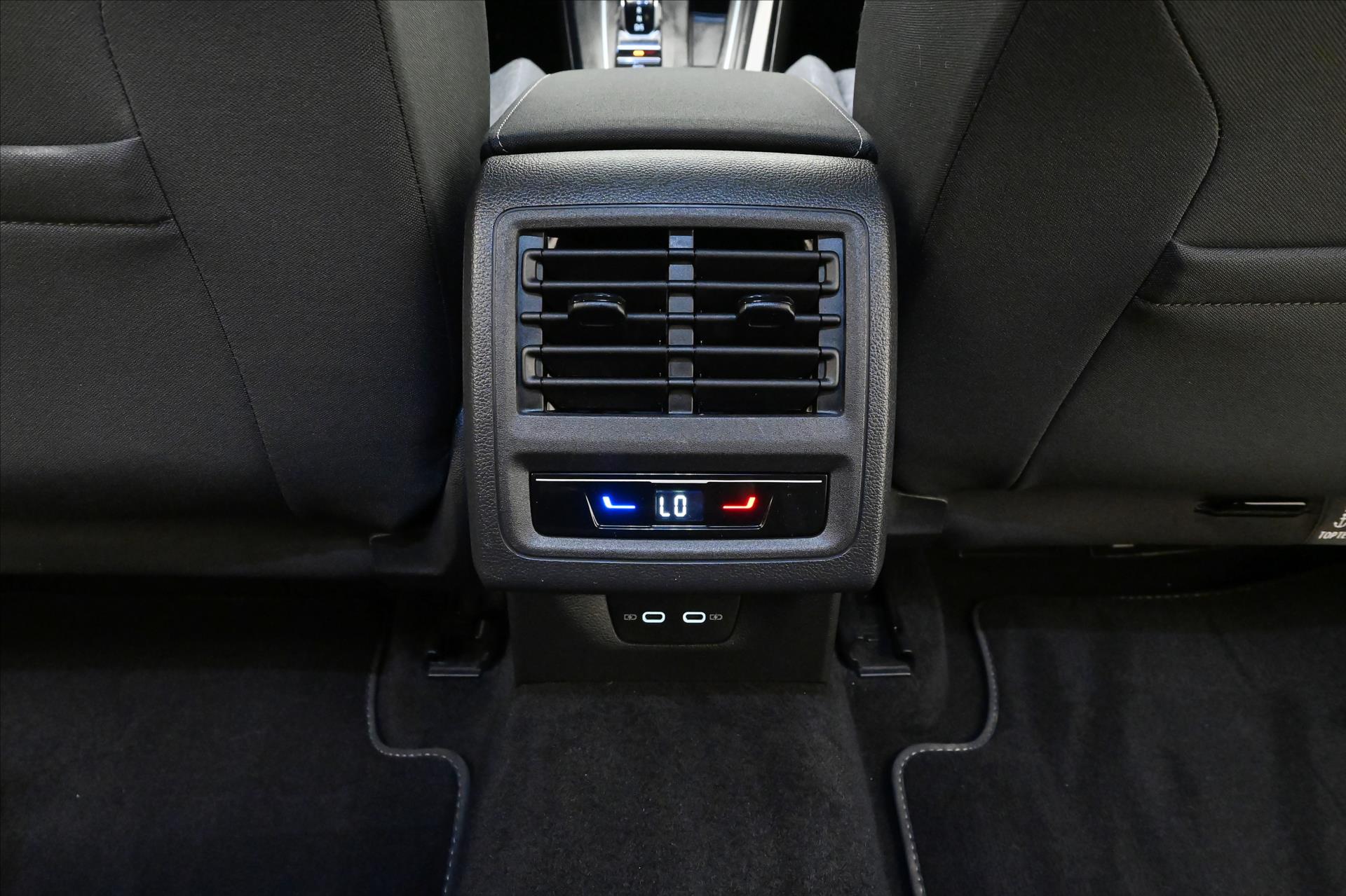 Hlavní fotografie vozu Volkswagen Golf 2,0 TDI 85 kW DSG Life Záruka až 5 let (22)