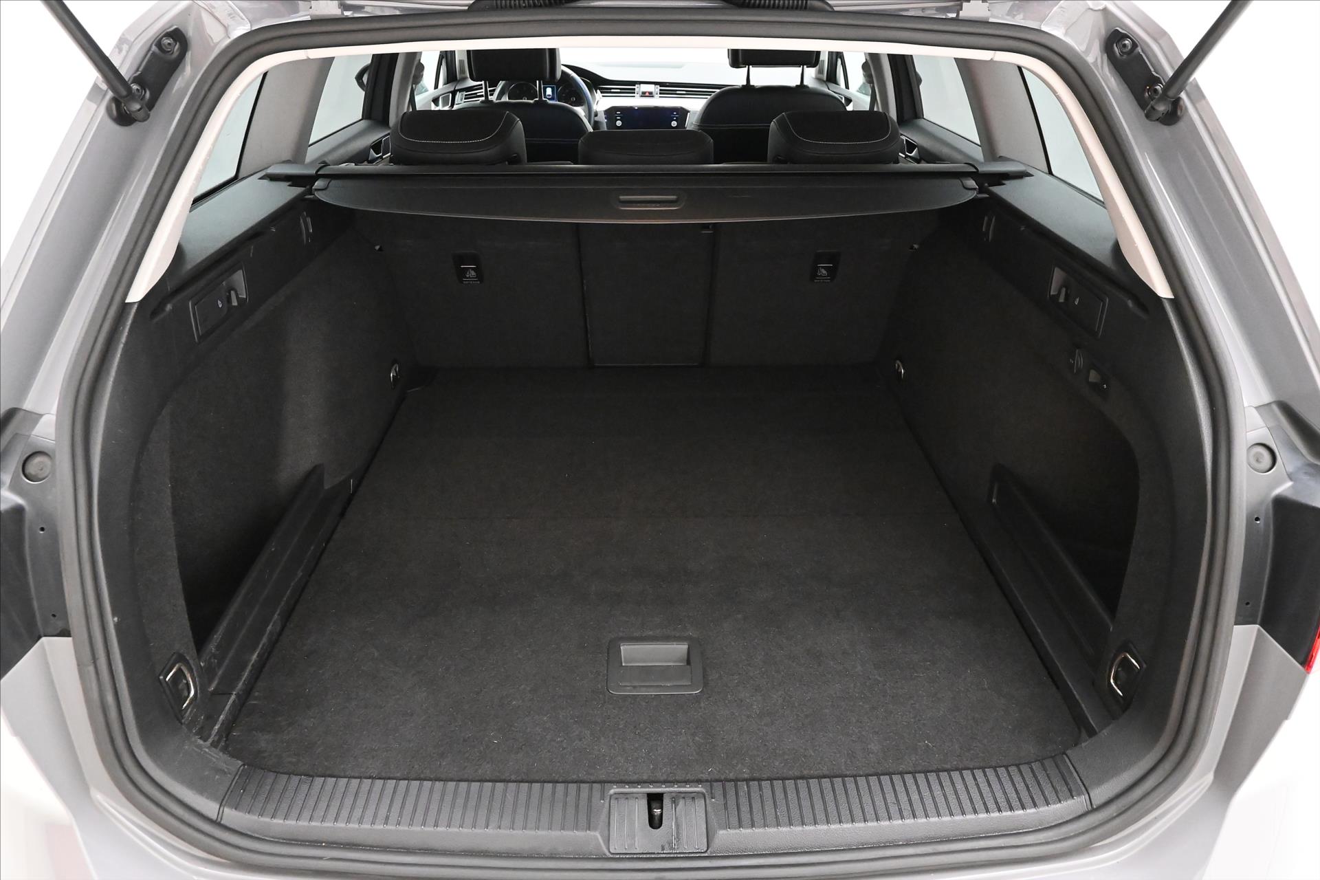 Hlavní fotografie vozu Volkswagen Passat 2,0 TDI 110 kW DSG ELEGANCE Záruka až 5 let (10)