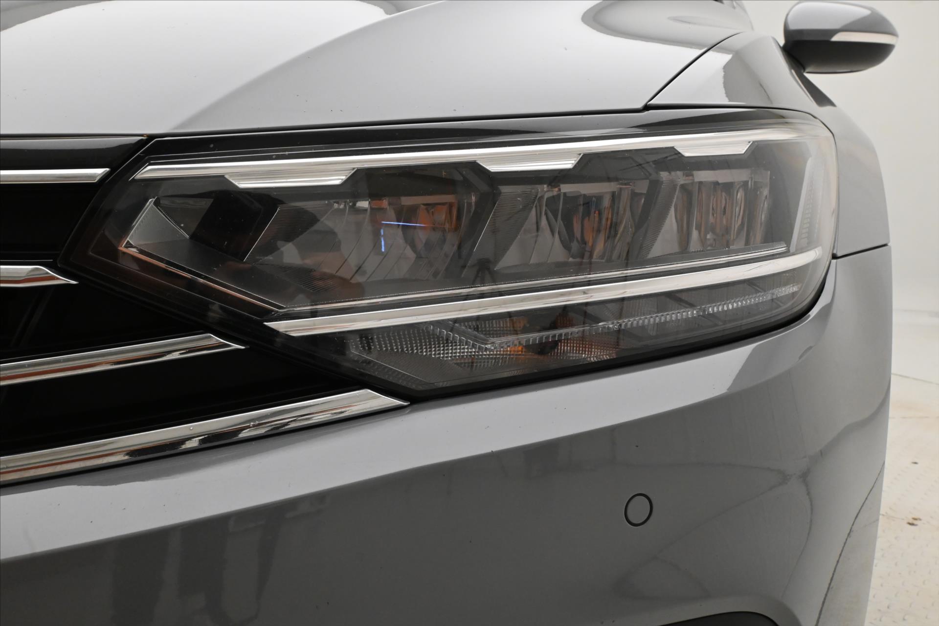 Hlavní fotografie vozu Volkswagen Passat 2,0 TDI 110 kW DSG ELEGANCE Záruka až 5 let (30)