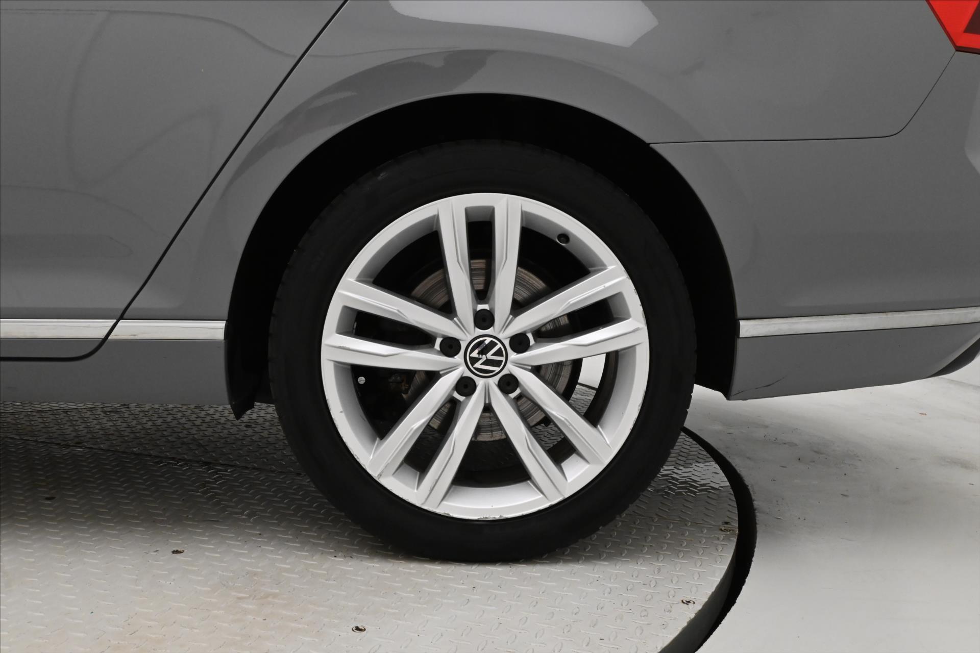 Hlavní fotografie vozu Volkswagen Passat 2,0 TDI 110 kW DSG ELEGANCE Záruka až 5 let (32)