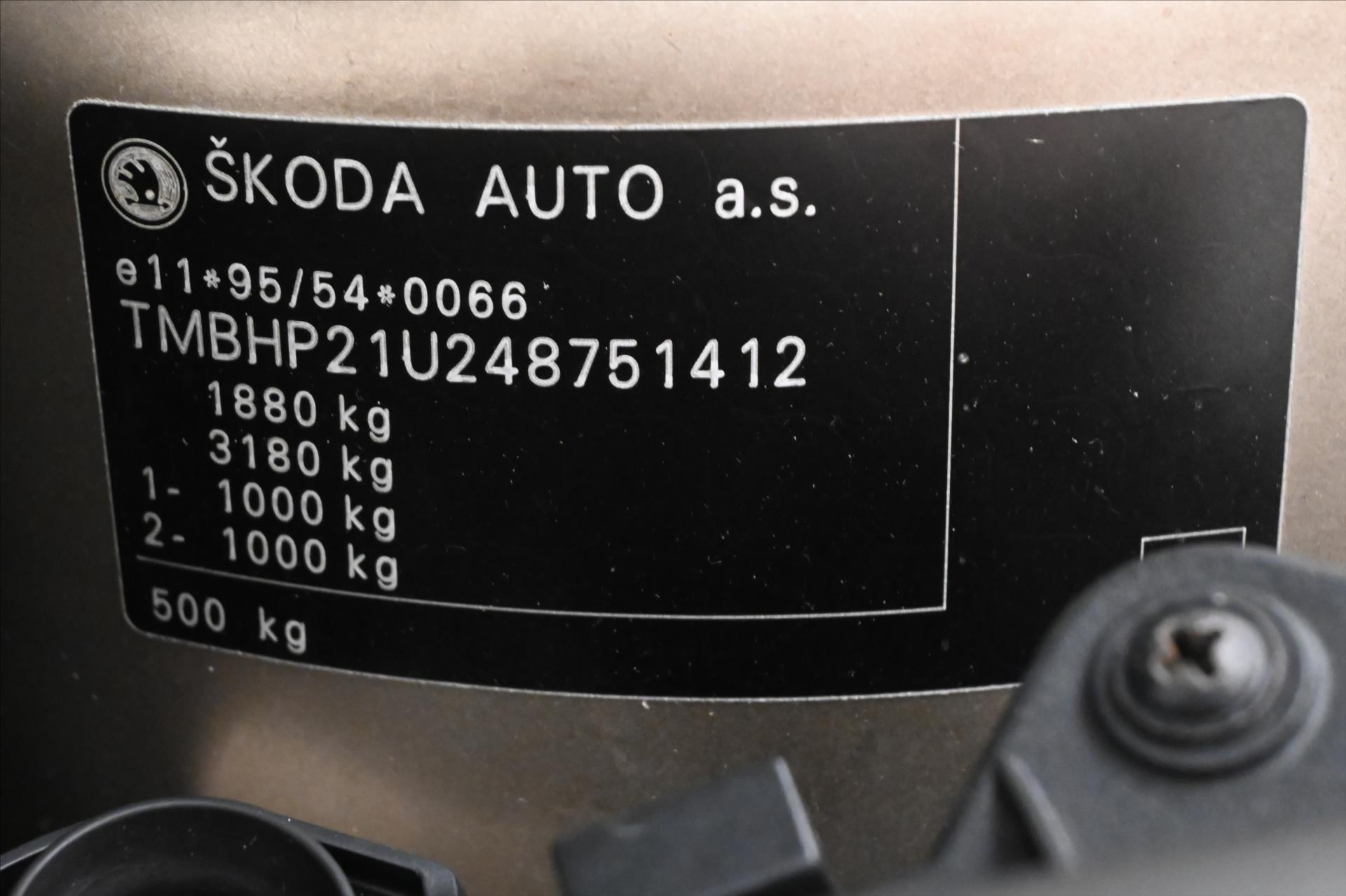 Hlavní fotografie vozu Škoda Octavia 1,9 TDI 81 kW Ambition Tažné (12)