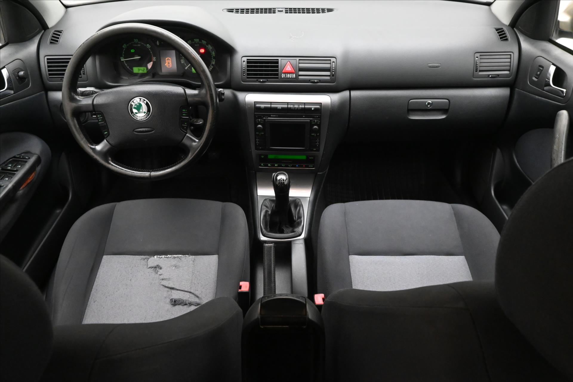 Hlavní fotografie vozu Škoda Octavia 1,9 TDI 81 kW Ambition Tažné (15)