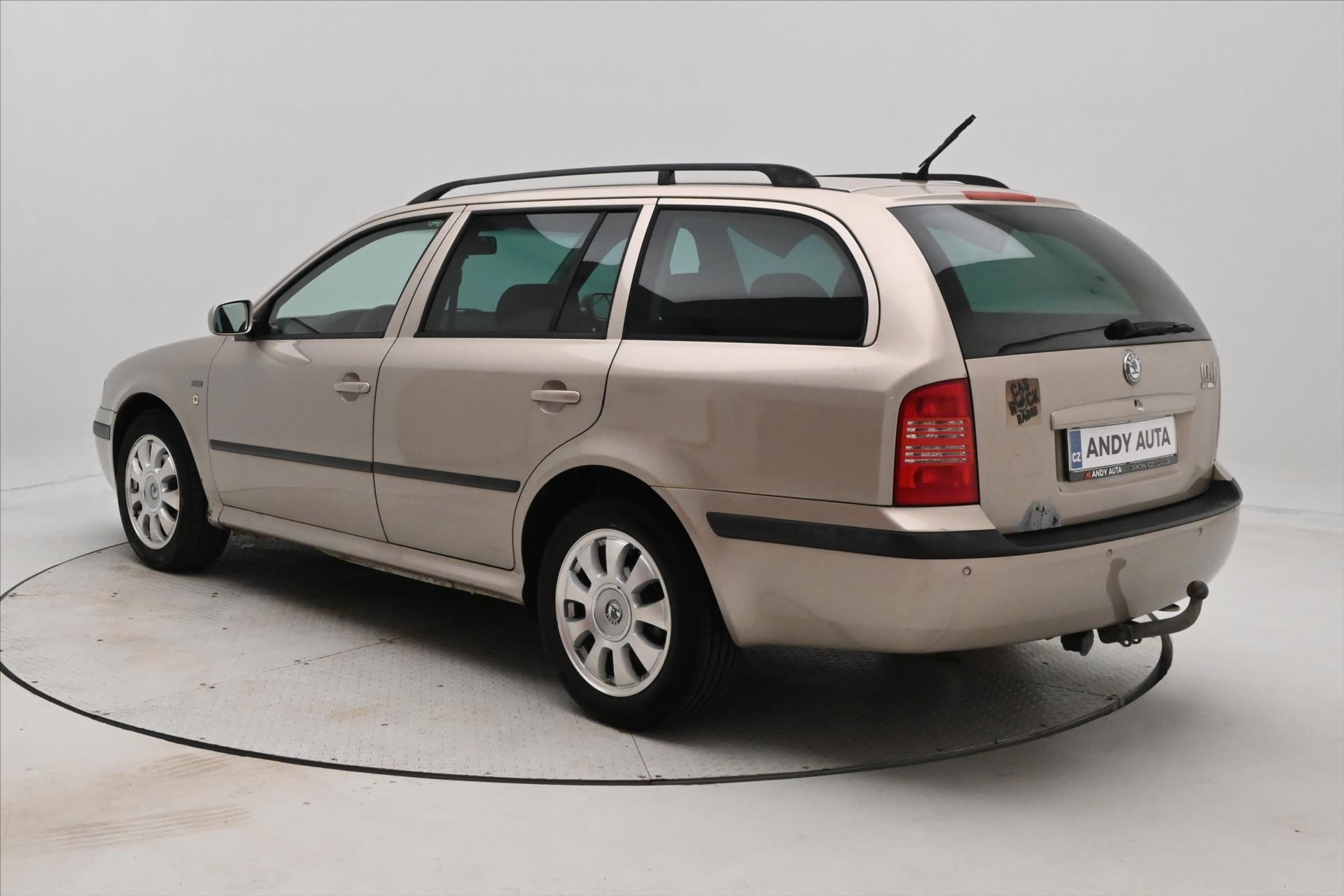 Hlavní fotografie vozu Škoda Octavia 1,9 TDI 81 kW Ambition Tažné (7)