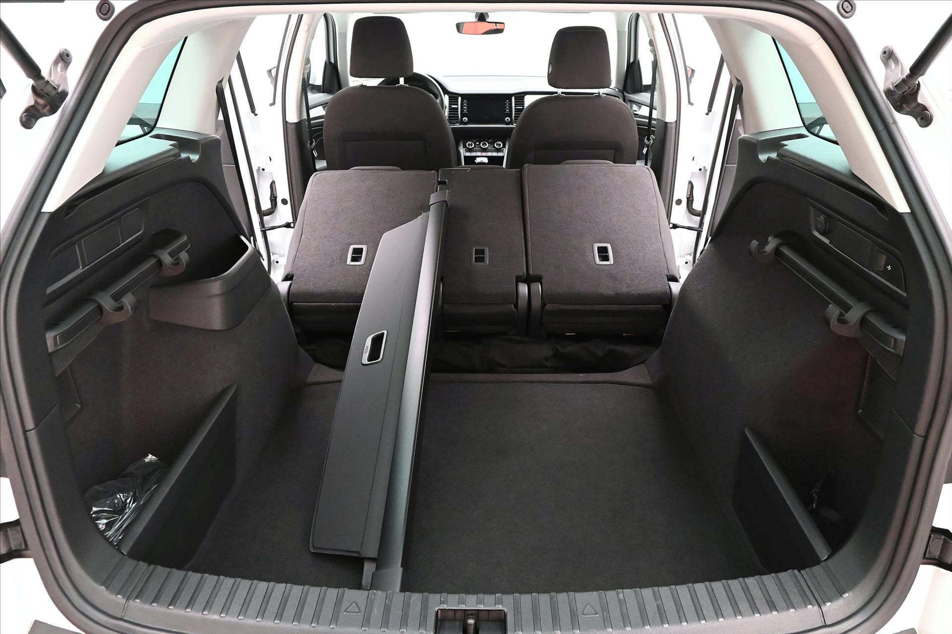 Hlavní fotografie vozu Škoda Kodiaq 1,5 TSI 110kW DSG Ambition Záruka až 5 let (12)