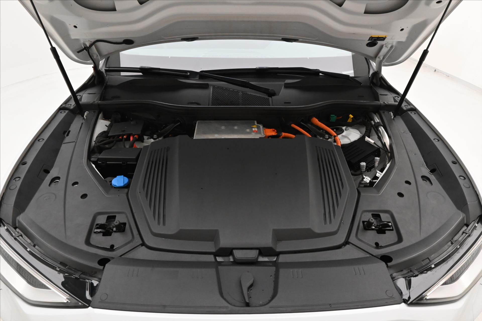Hlavní fotografie vozu Audi e-tron 55 300 kW QUATTRO S-LINE Záruka až 3 roky (9)
