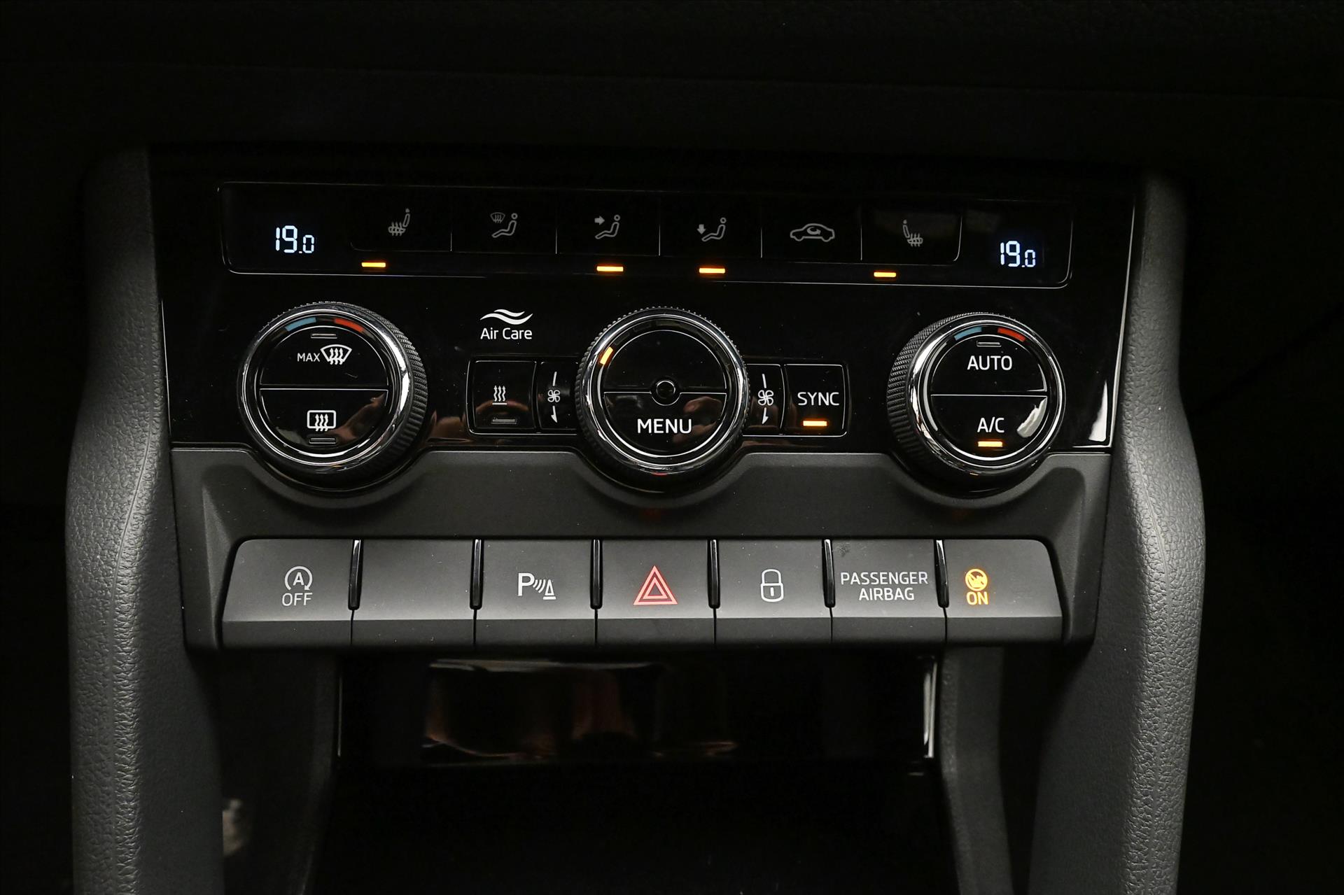 Main photo of the car Skoda Kodiaq 2,0 TDI 147kW Sportline 4x4 Záruka až 5 let (17)
