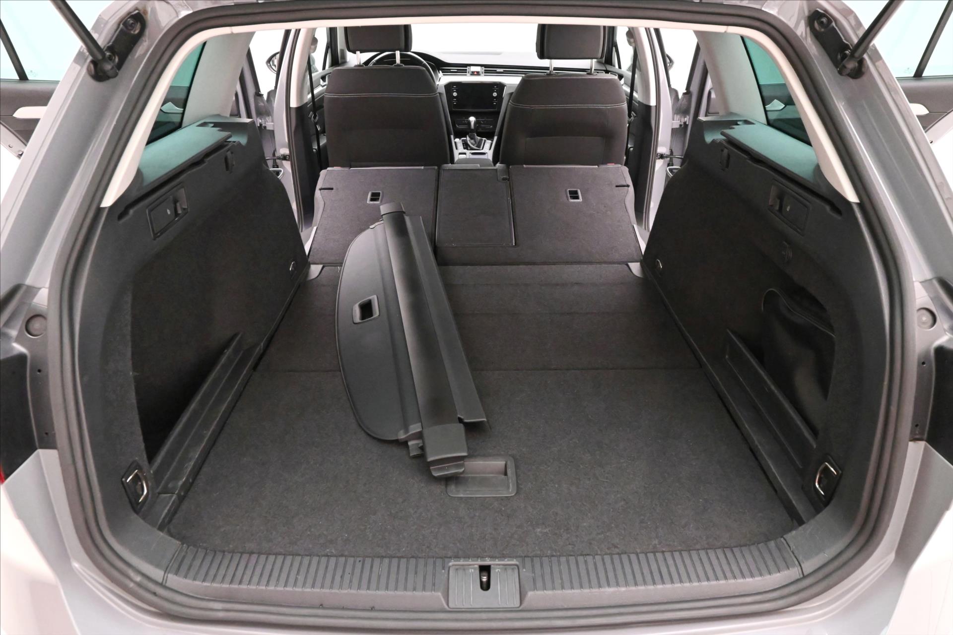 Hlavní fotografie vozu Volkswagen Passat 2,0 TDI 110kW DSG Business Záruka až 5 let (10)