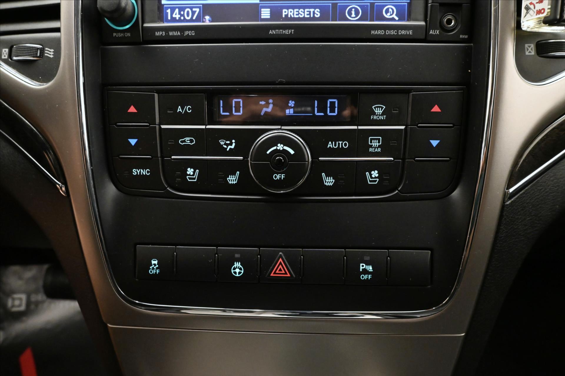 Hlavní fotografie vozu Jeep Grand Cherokee 3,0 CRD 177 kW 4x4 AT Overland TAŽNÉ 3500KG (21)