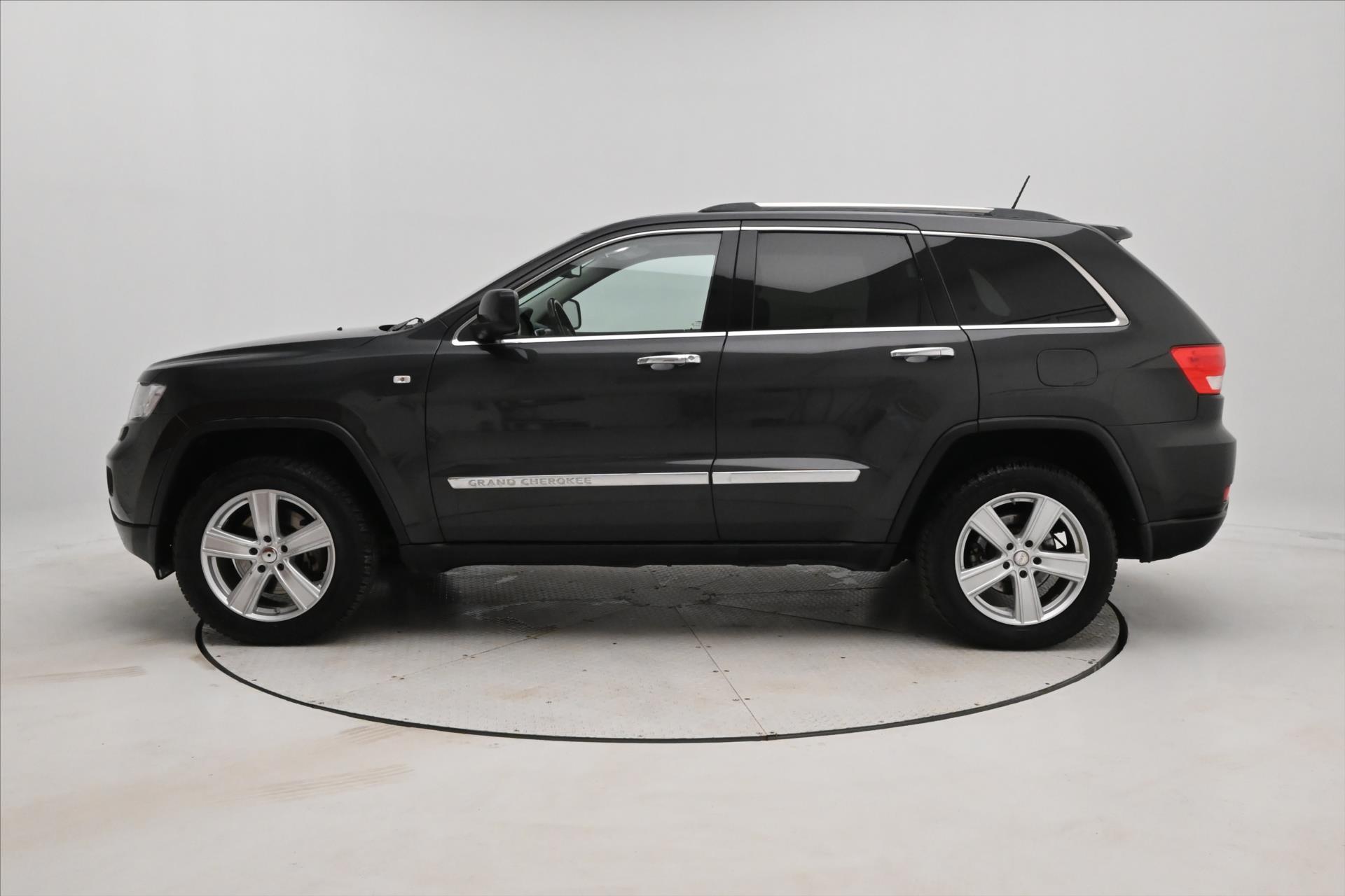 Hlavní fotografie vozu Jeep Grand Cherokee 3,0 CRD 177 kW 4x4 AT Overland Záruka (8)