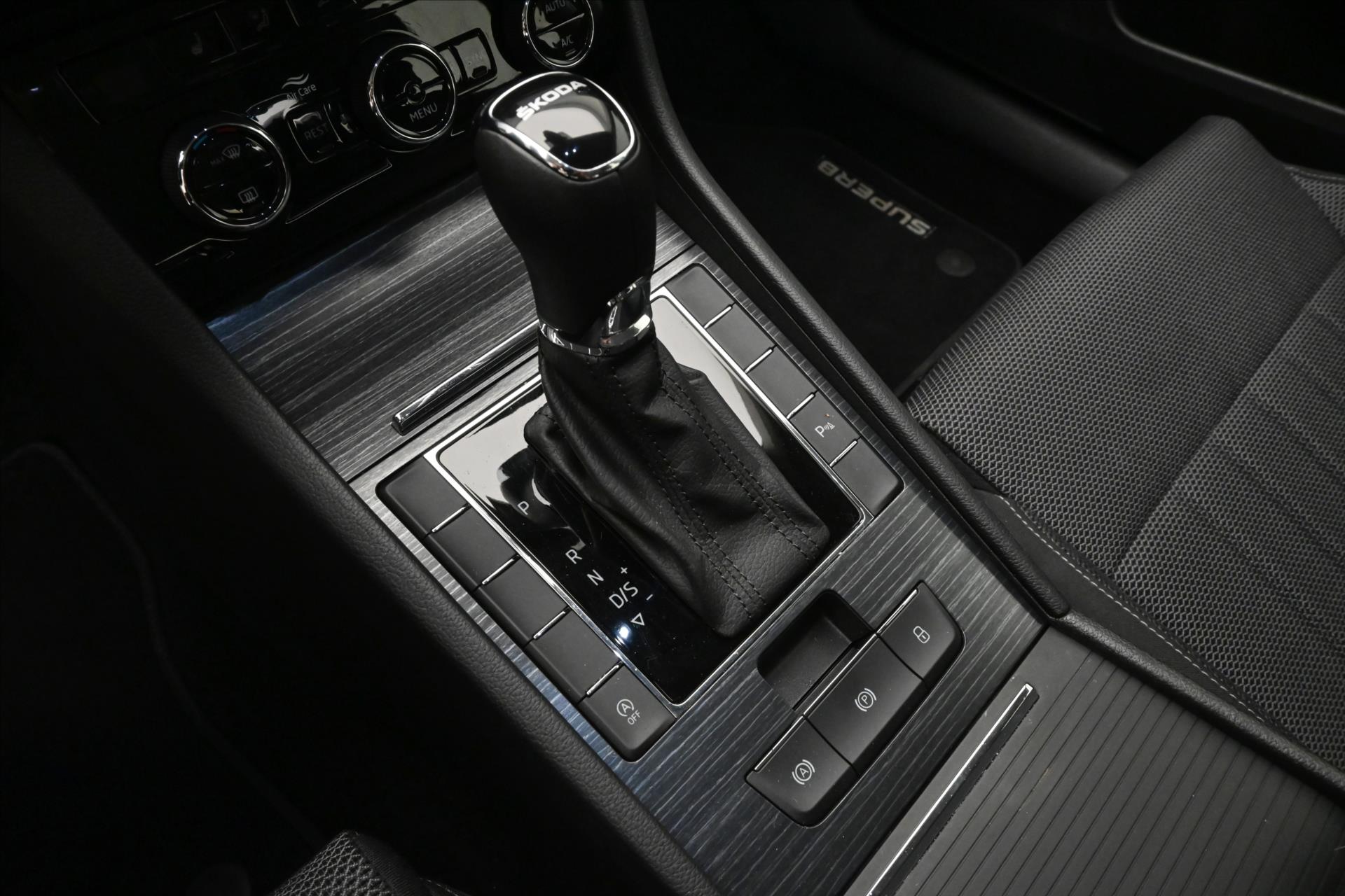 Hlavní fotografie vozu Škoda Superb 2,0 TDI 110kW DSG Style Záruka až 5 let (18)