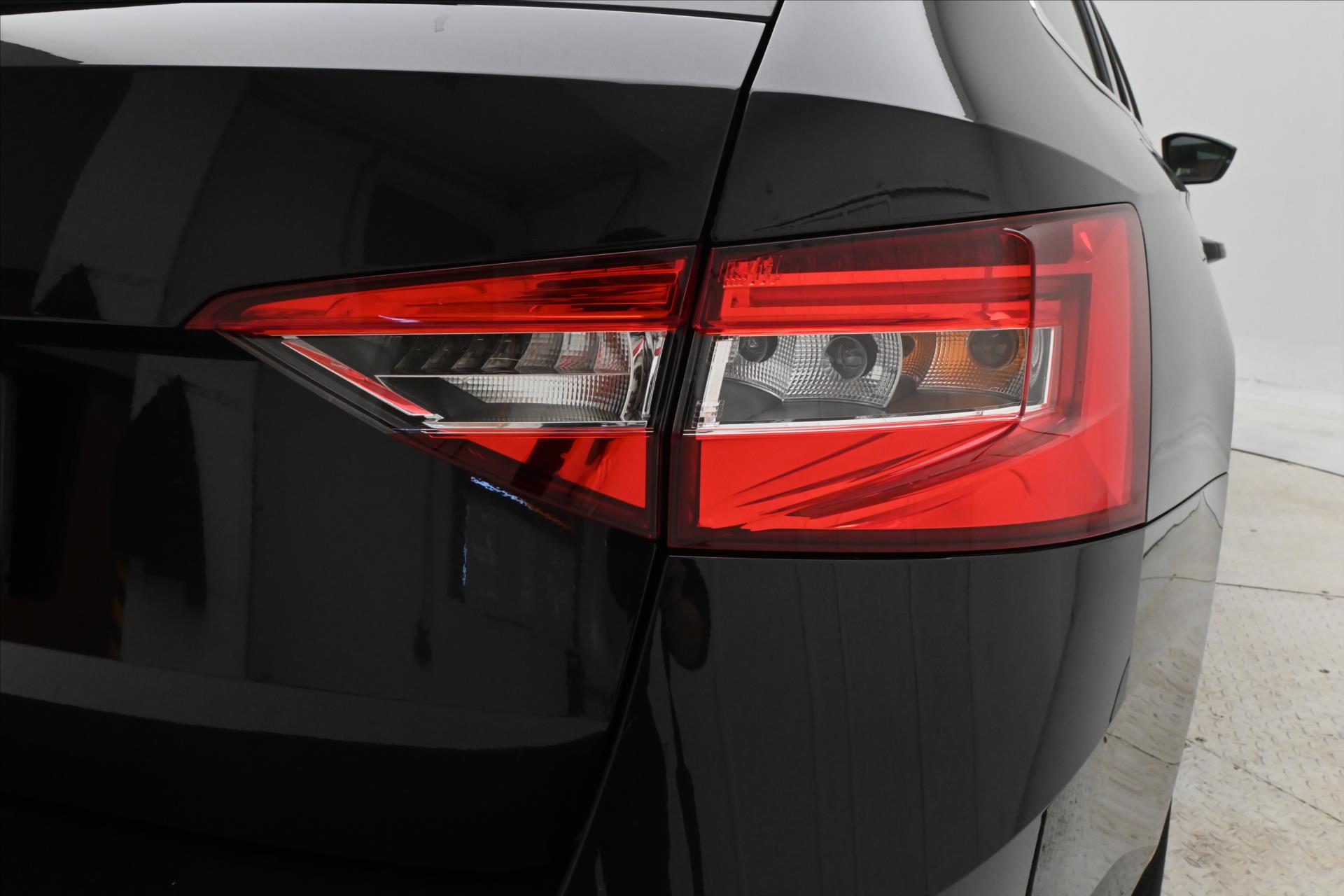 Hlavní fotografie vozu Škoda Superb 2,0 TDI 110kW DSG Style Záruka až 5 let (23)