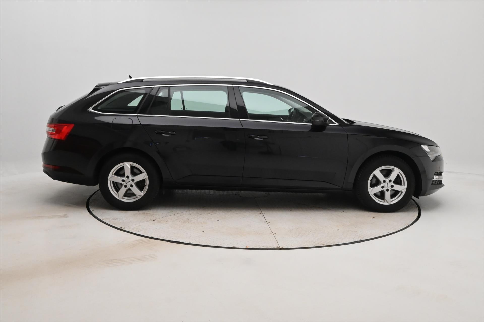 Hlavní fotografie vozu Škoda Superb 2,0 TDI 110kW DSG Style Záruka až 5 let (4)