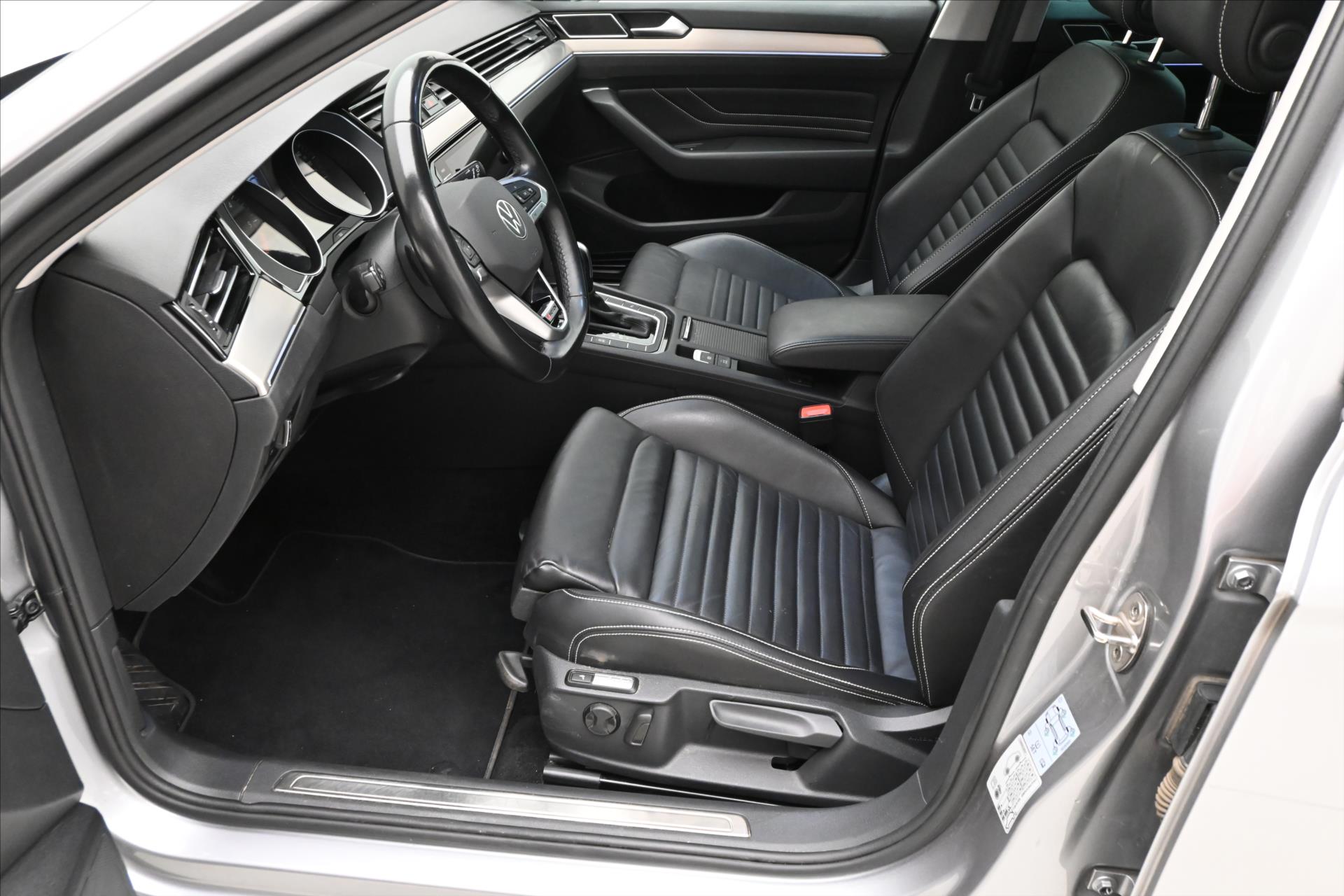 Main photo of the car Volkswagen Passat 2,0 TDI 147kW DSG Elegance Záruka až 5 let (11)