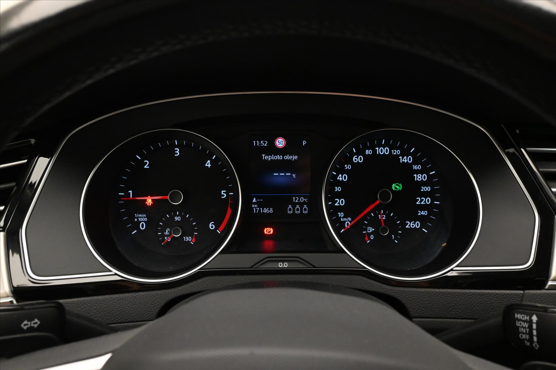 Main photo of the car Volkswagen Passat 2,0 TDI 147kW DSG Elegance Záruka až 5 let (13)