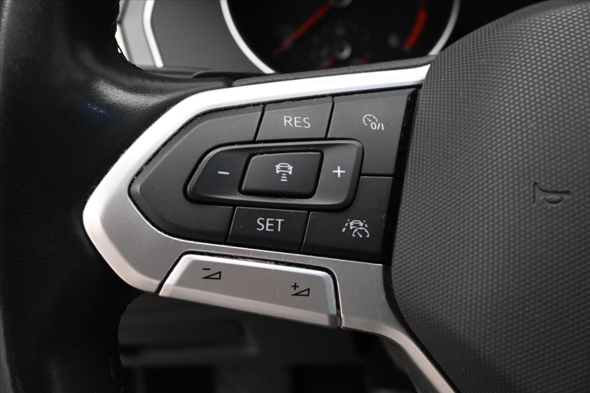 Main photo of the car Volkswagen Passat 2,0 TDI 147kW DSG Elegance Záruka až 5 let (19)