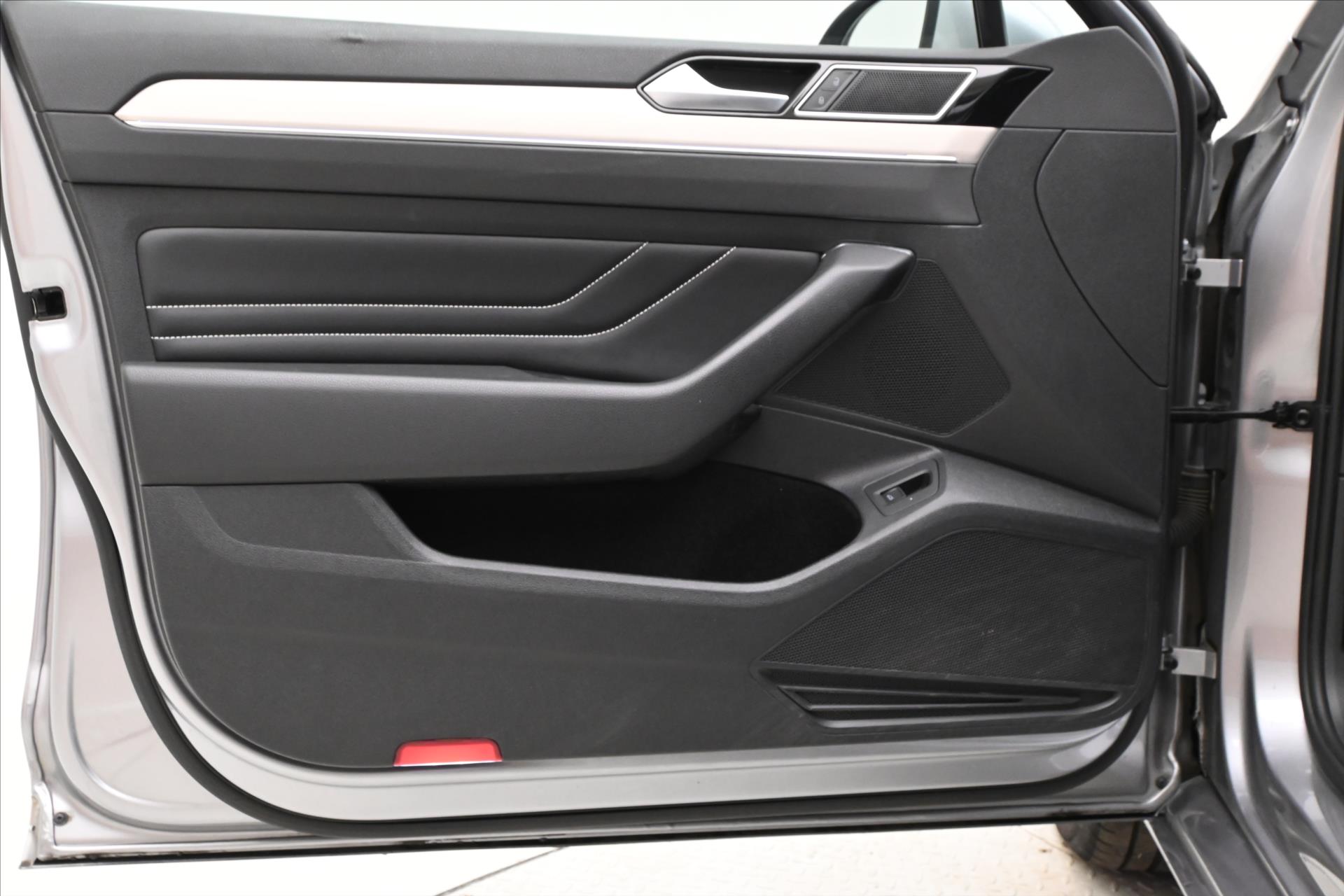 Main photo of the car Volkswagen Passat 2,0 TDI 147kW DSG Elegance Záruka až 5 let (20)