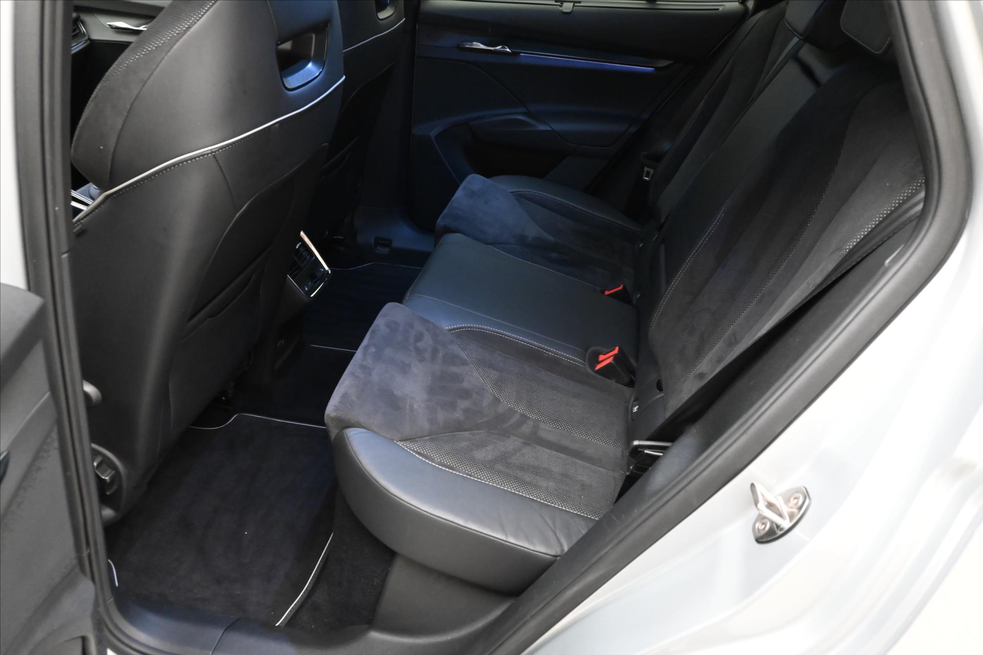 Main photo of the car Skoda Enyaq iV BEV 60 132kW SportPlus Záruka až 3 roky (13)