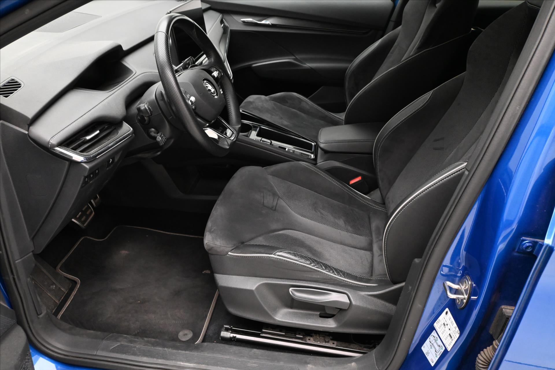 Hlavní fotografie vozu Škoda Enyaq iV 60 132kW Sportline SOH 91% Záruka až 3 roky (12)