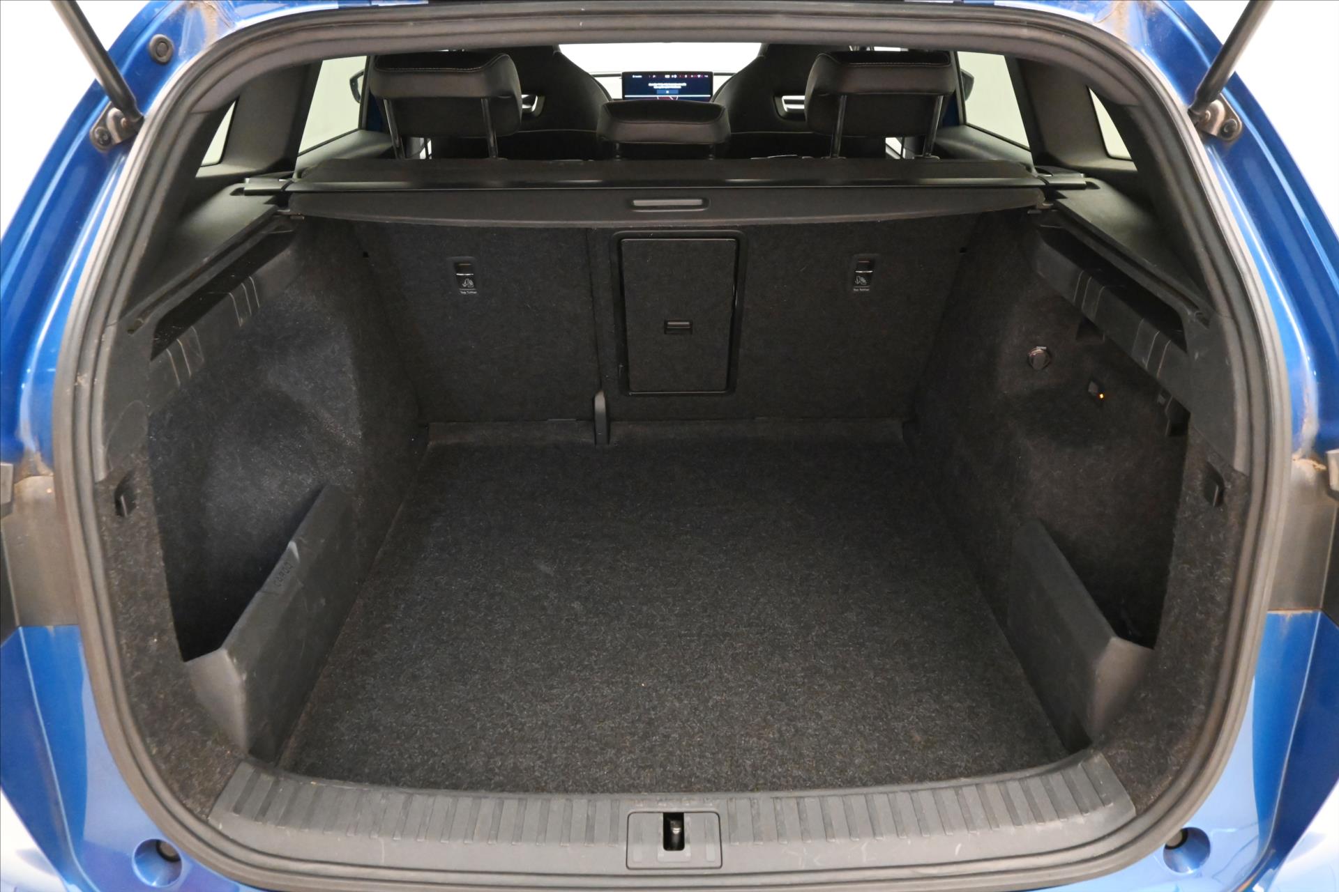 Main photo of the car Skoda Enyaq iV 60 132kW Sportline Záruka až 3 roky (9)