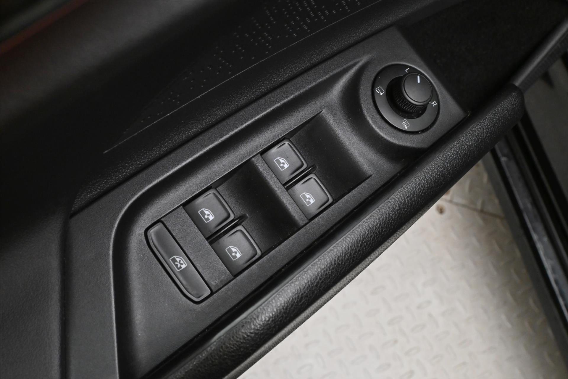 Hlavní fotografie vozu Škoda Enyaq iV60 132 kW SportLINE Záruka až 3 roky (25)