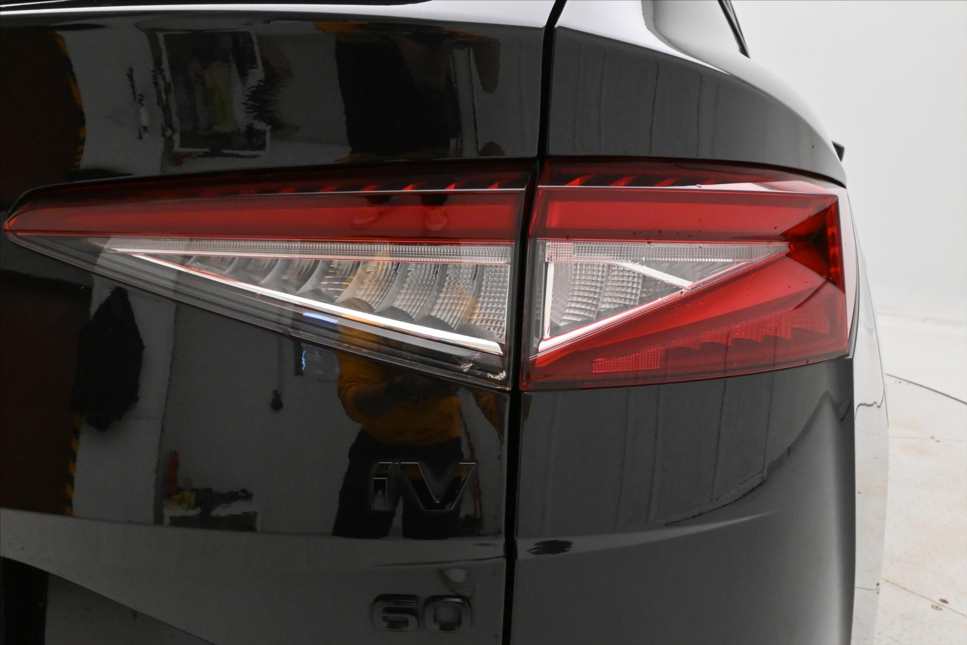 Hlavní fotografie vozu Škoda Enyaq iV60 132 kW SportLINE Záruka až 3 roky (29)