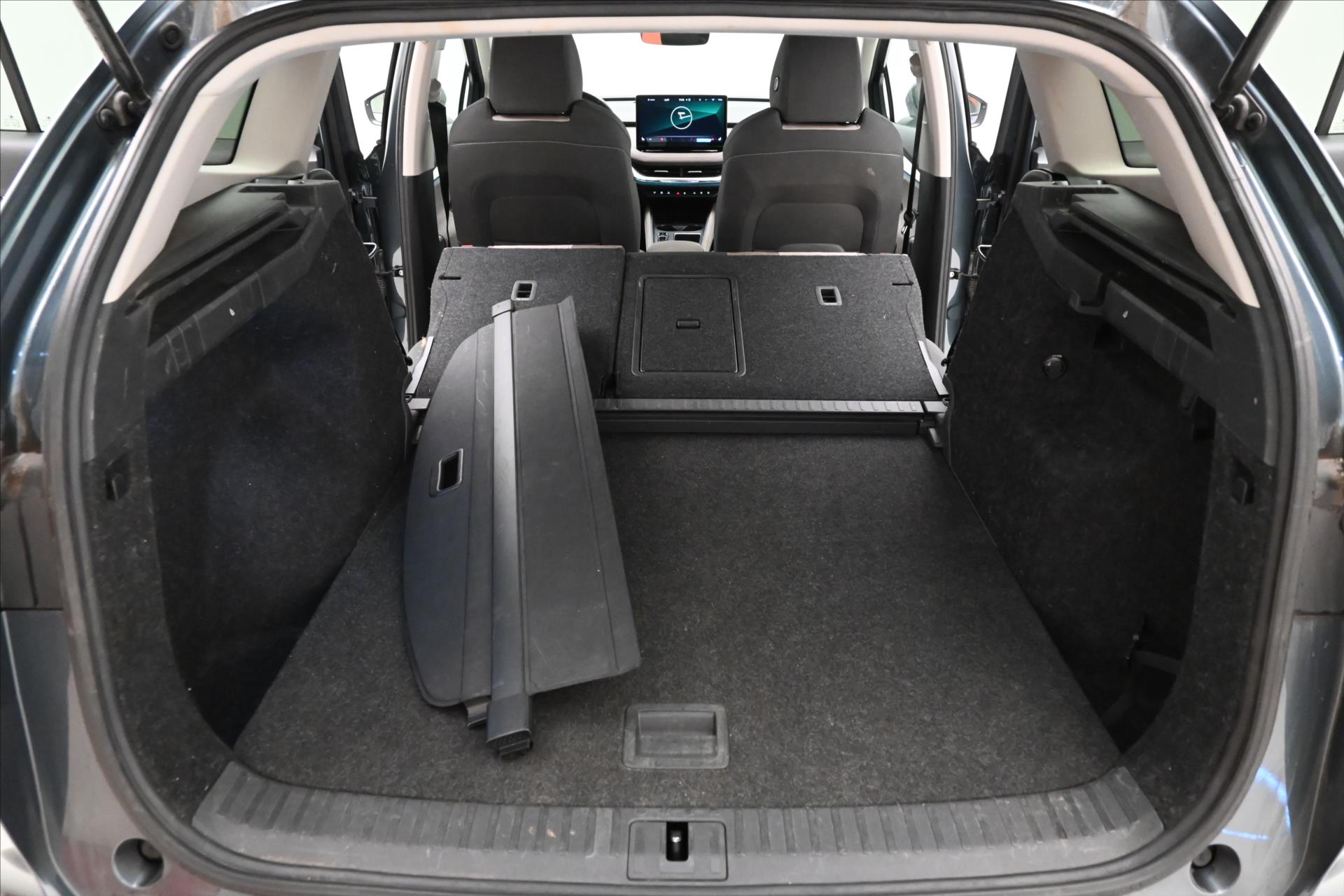 Main photo of the car Skoda Enyaq iV 60 132kW SOH 92% FIRST Edition Záruka až 3 roky (10)
