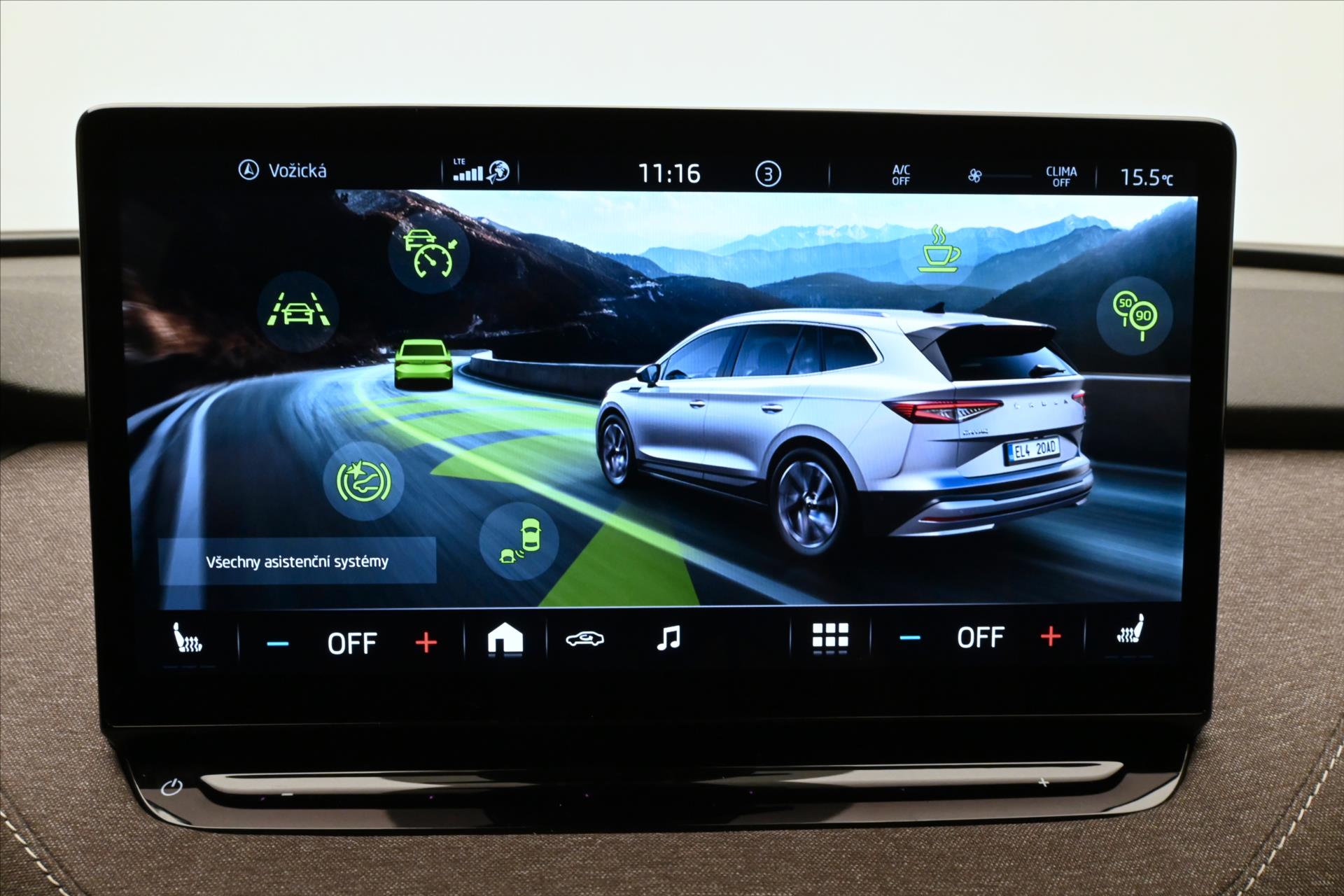 Main photo of the car Skoda Enyaq iV 60 132kW SOH 92% FIRST Edition Záruka až 3 roky (16)