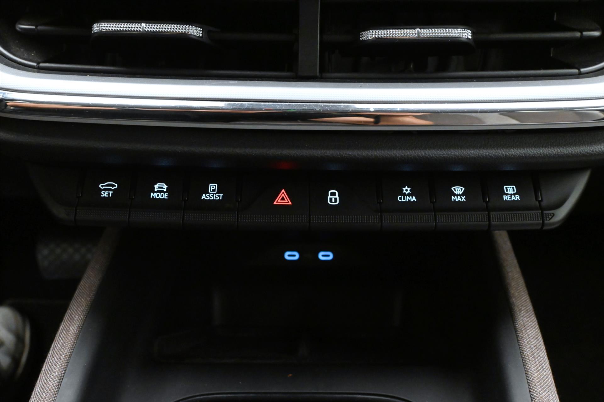 Main photo of the car Skoda Enyaq iV 60 132kW SOH 92% FIRST Edition Záruka až 3 roky (19)