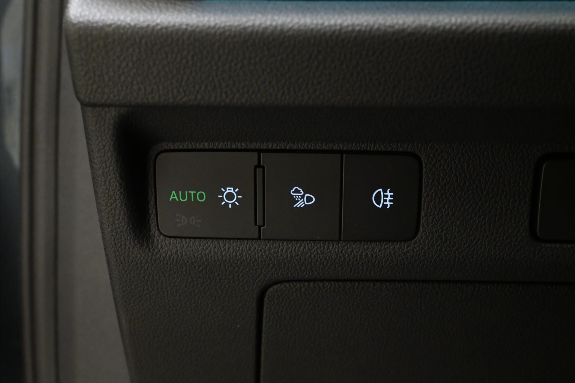 Main photo of the car Skoda Enyaq iV 60 132kW SOH 92% FIRST Edition Záruka až 3 roky (23)