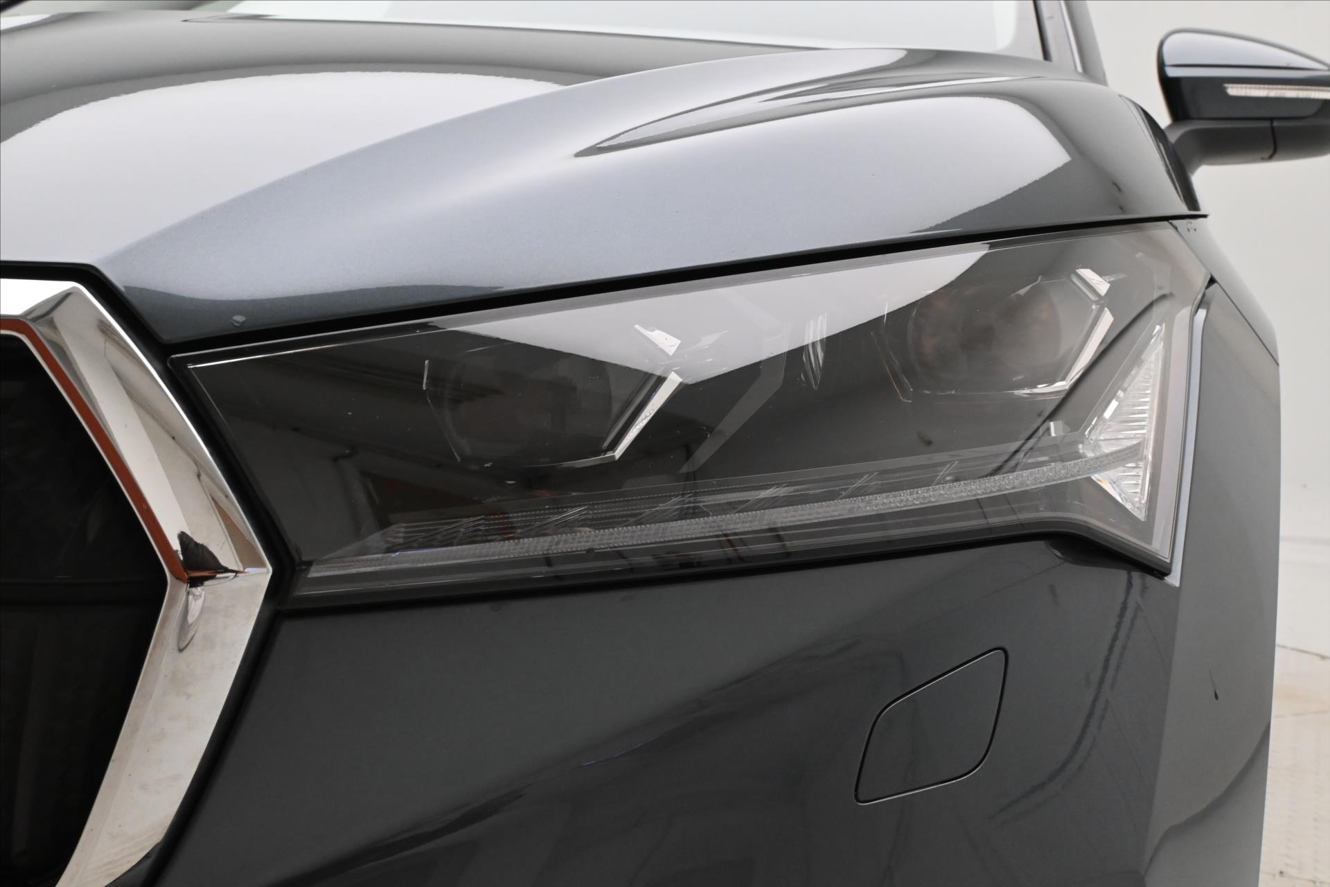 Main photo of the car Skoda Enyaq iV 60 132kW SOH 92% FIRST Edition Záruka až 3 roky (24)