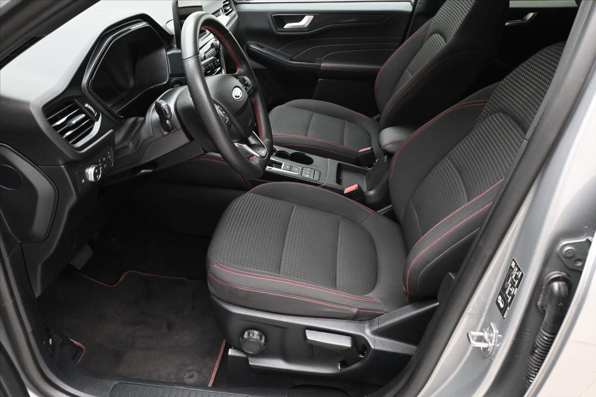 Hlavní fotografie vozu Ford Kuga 2,5 Hybrid 112kW SOH-100% ST-Line AT Záruka až 5 let (13)