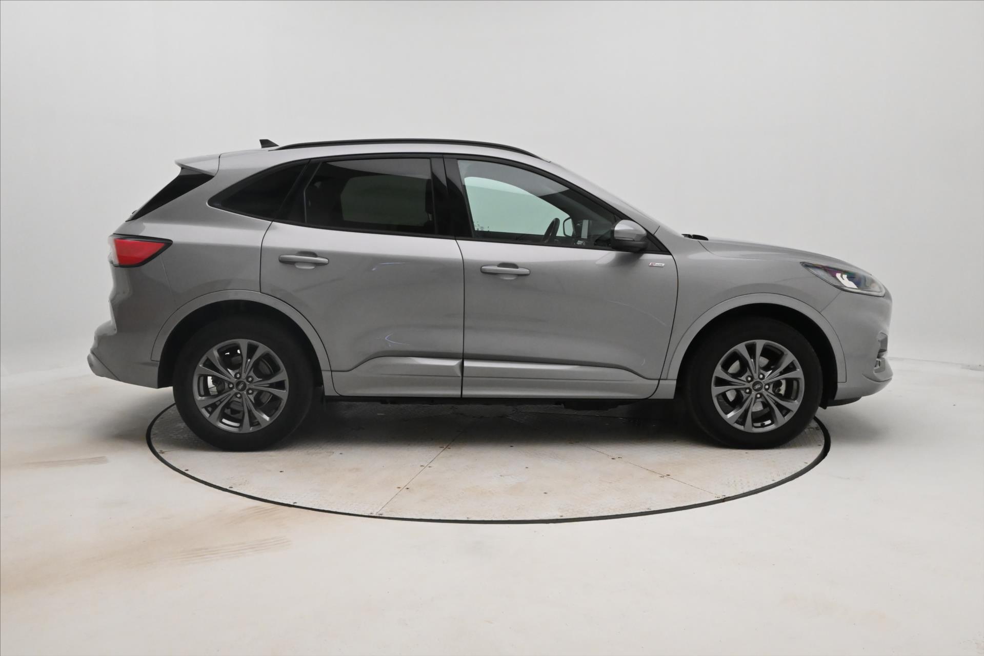 Hlavní fotografie vozu Ford Kuga 2,5 Hybrid 112kW SOH-100% ST-Line AT Záruka až 5 let (4)