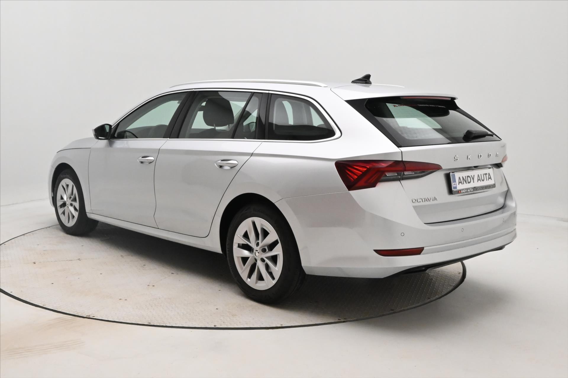 Hlavní fotografie vozu Škoda Octavia 2,0 TDI 110kW DSG Style Záruka až 5 let (7)