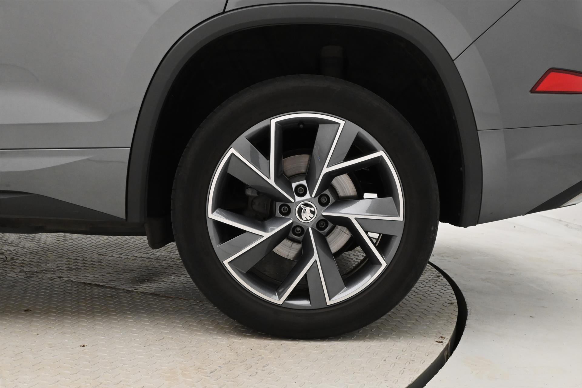 Hlavní fotografie vozu Škoda Kodiaq 2,0 TDI 147kW DSG 4x4 Sportline Záruka až 5 let (32)
