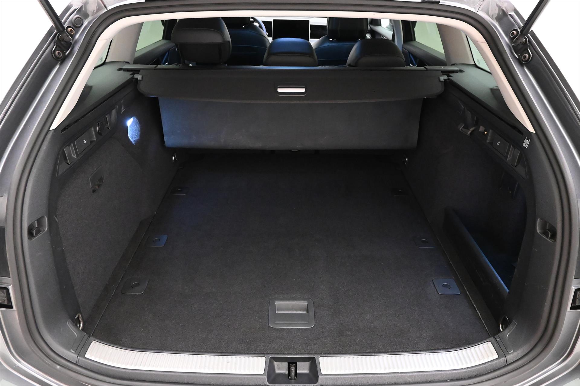 Main photo of the car Volkswagen Passat 2.0 TDI 110 kW DSG Business Warranty up to 5 years (10)