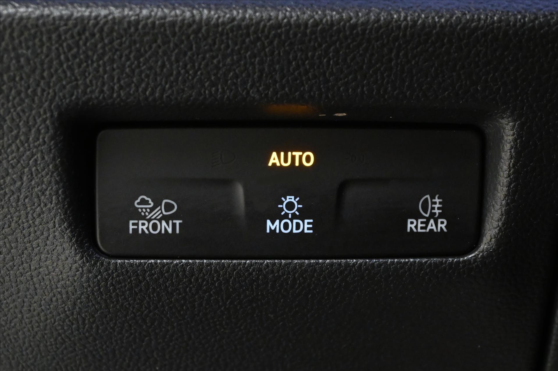 Main photo of the car Volkswagen Passat 2.0 TDI 110 kW DSG Business Warranty up to 5 years (28)