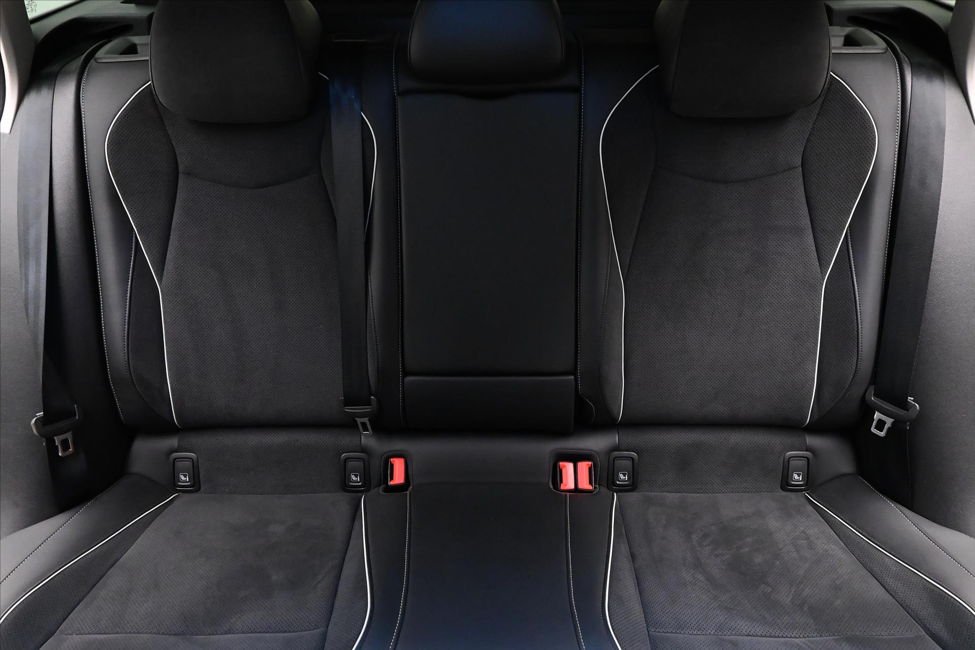 Main photo of the car Volkswagen Passat 2.0 TDI 110 kW DSG Business Warranty up to 5 years (29)