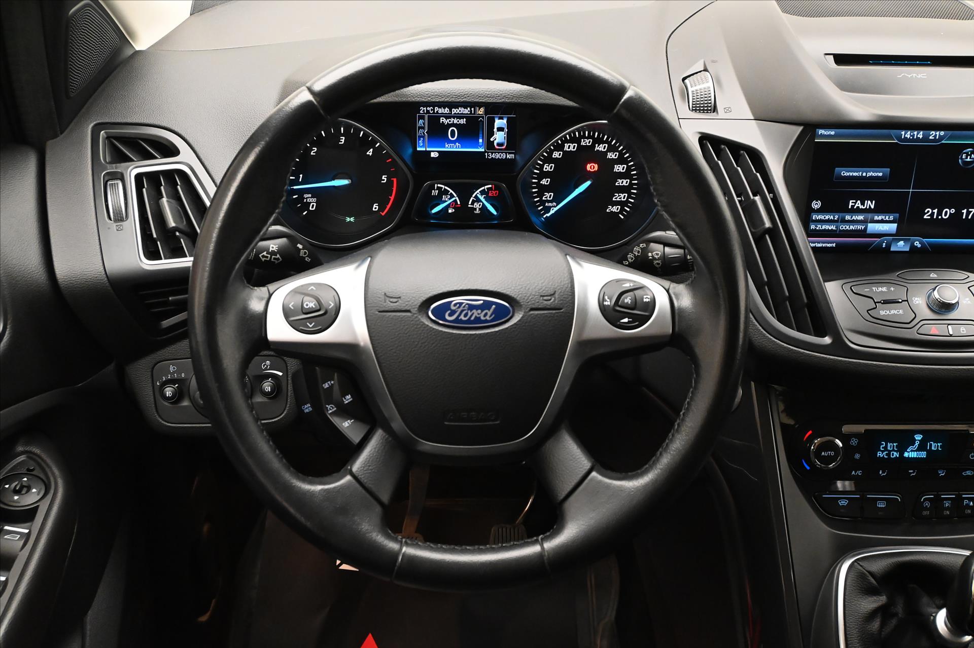 Main photo of the car Ford Kug 2,0 TDCi 110kW Tažné Záruka až 5 let (18)