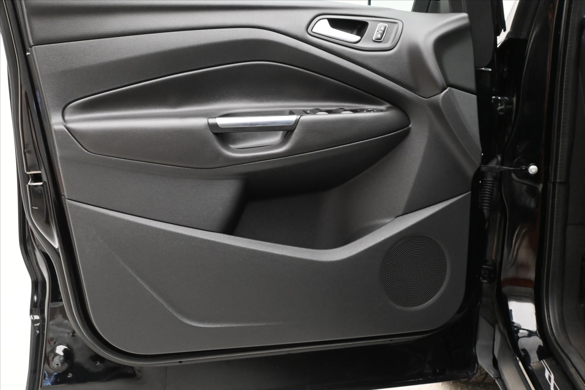 Main photo of the car Ford Kug 2,0 TDCi 110kW Tažné Záruka až 5 let (23)